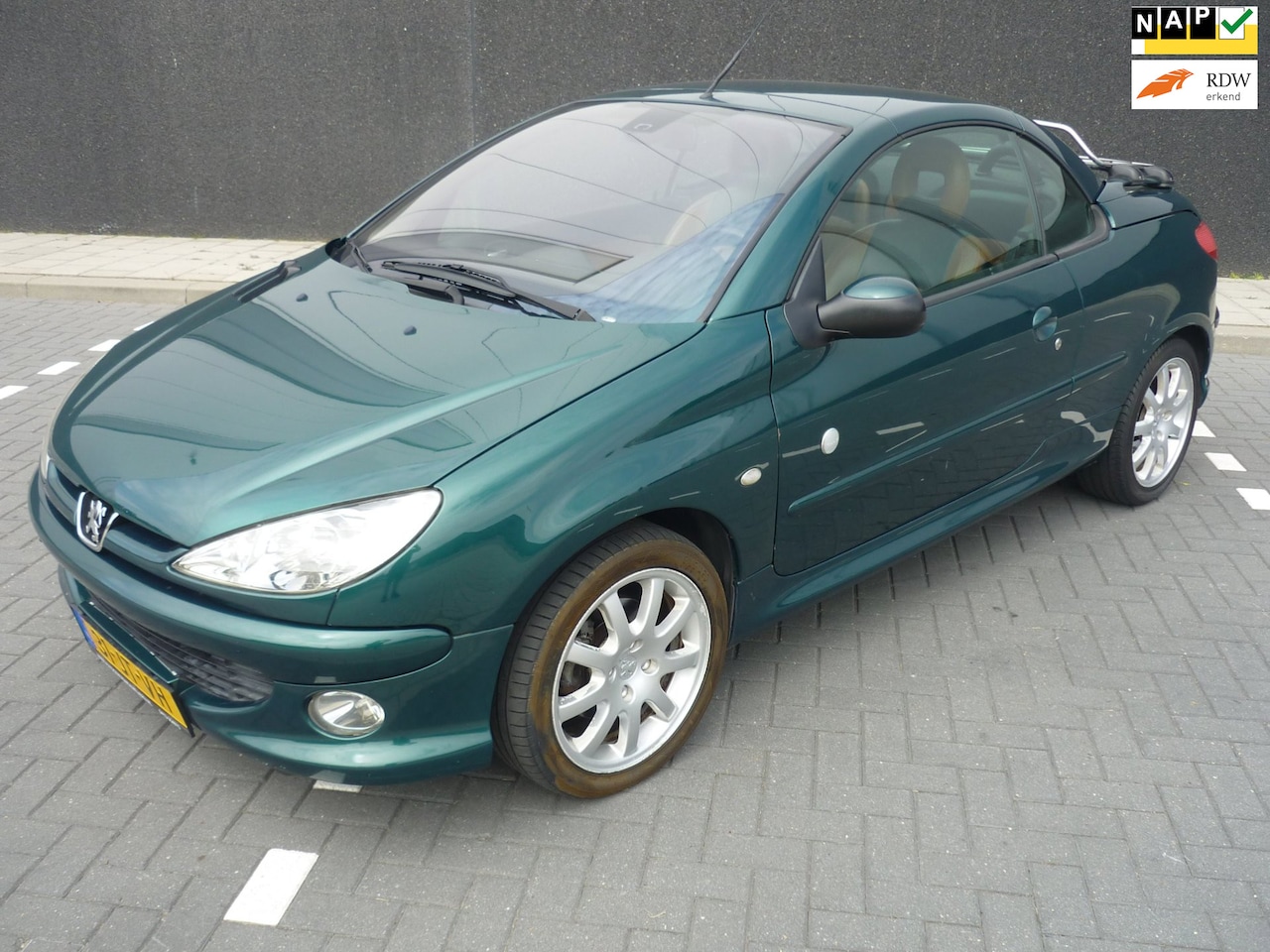 Peugeot 206 CC - 1.6-16V Roland Garros 1.6-16V Roland Garros - AutoWereld.nl