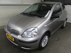 Toyota Yaris - 1.0 VVT-i Idols - Trekhaak - Mooie Auto