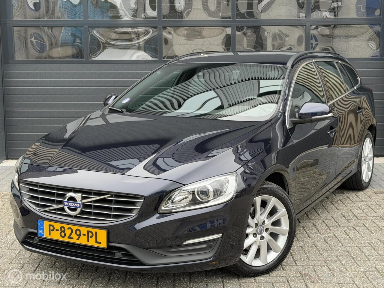 Volvo V60 - 1.5 T3 Summum | Trekh | Cruise | Sensoren | Autom - AutoWereld.nl