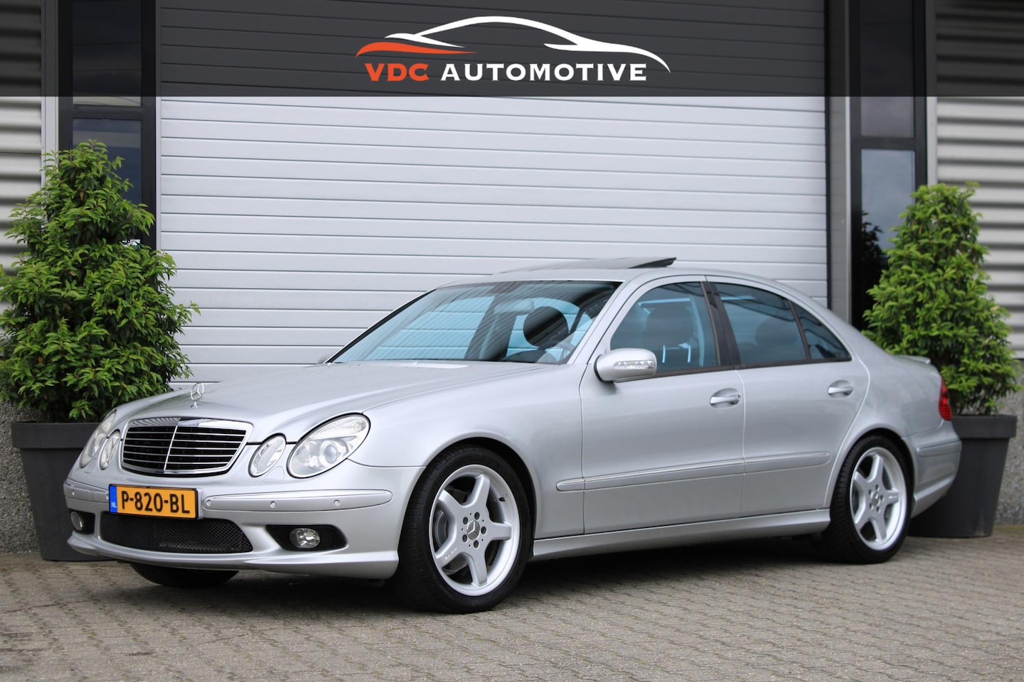 Mercedes-Benz E-klasse - 350 AMG Schuifdak | Trekhaak | Memory | Zonnerolle | Airmatic | Leder | Stoelverwarming | - AutoWereld.nl