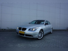 BMW 5-serie - 523i AUTOMAAT - Airco / Navi / Cruise / Leder / Pano / Stoelverw. / PDC / Trekhaak / Lm ve