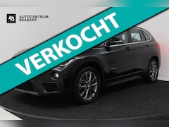 BMW X1 - SDrive18i Centennial Executive (CAMERA, NAVIGATIE, HEAD-UP DISPLAY, DEALER ONDERHOUDEN)