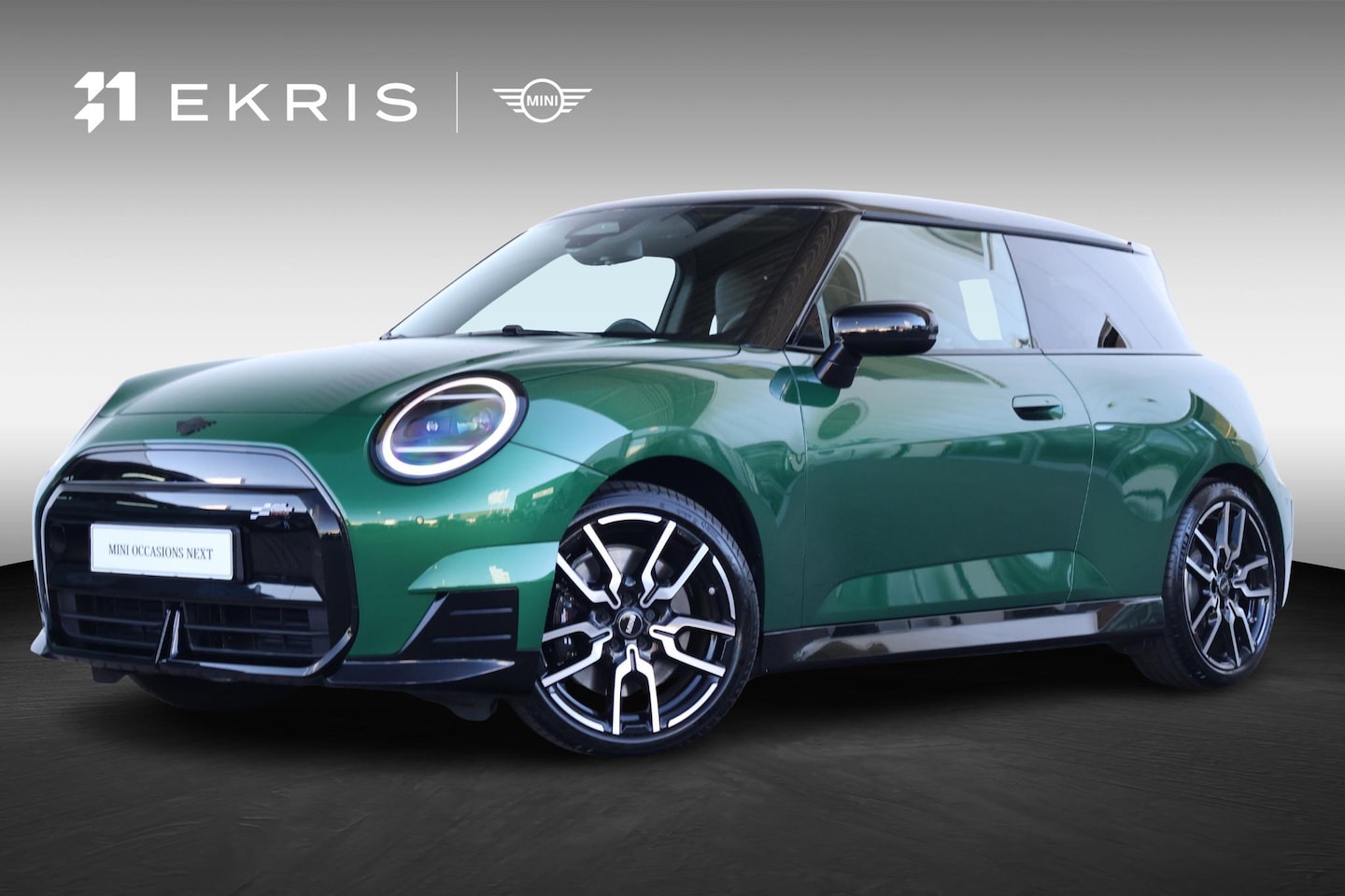 MINI 3-Deurs - Cooper E John Cooper Works M 40.7 kWh | Glazen Panoramadak | Stuur- & Stoelverwarming | He - AutoWereld.nl
