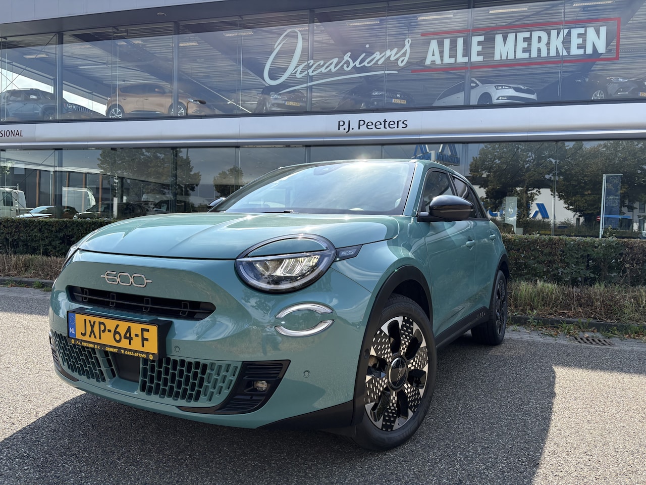 Fiat 600 - 1.2 Hybrid La Prima Achteruitrijcamera - Apple carplay - Airco - parkeersensoren - Navigat - AutoWereld.nl