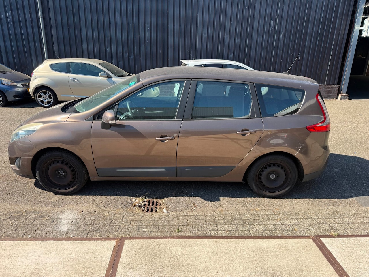 Renault Grand Scénic - 1.4 TCe Expression 7p. 1.4 TCe Expression 7 persoons - AutoWereld.nl
