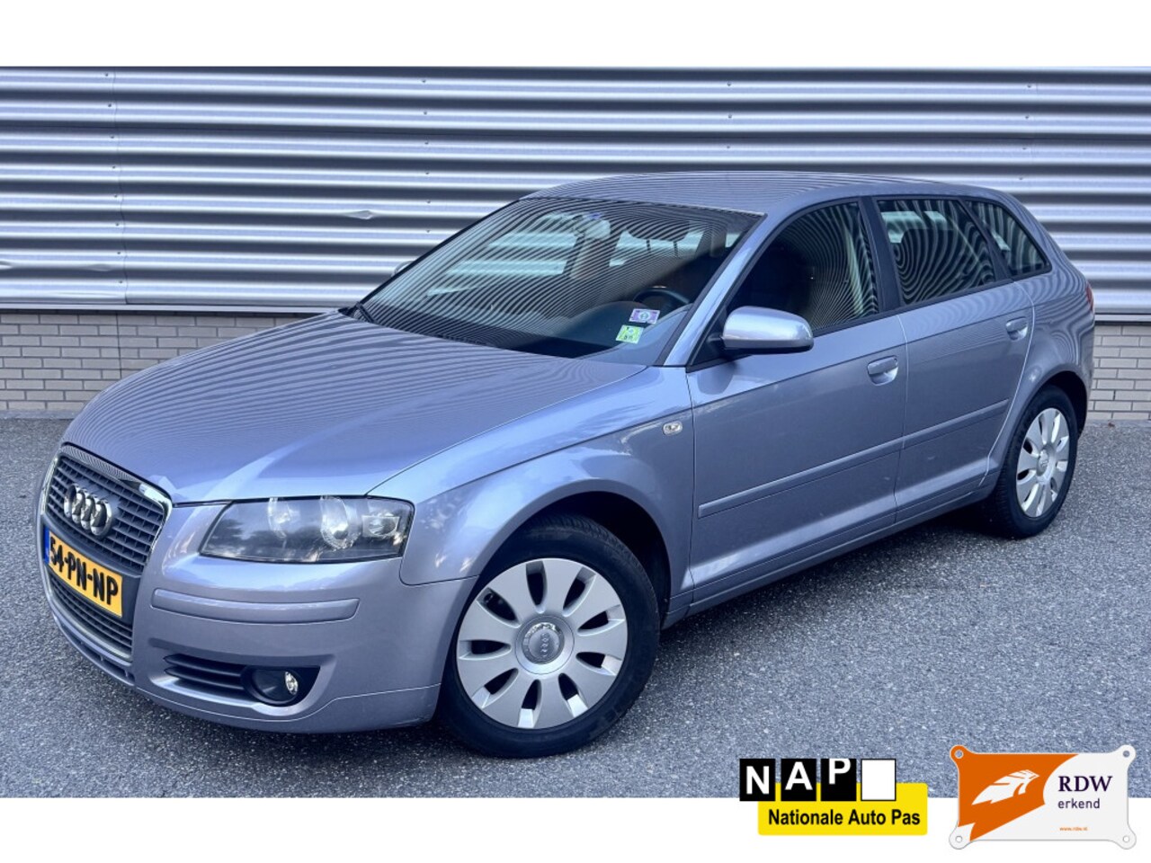 Audi A3 Sportback - 1.6 FSI Attraction 1.6 FSI Attraction - AutoWereld.nl