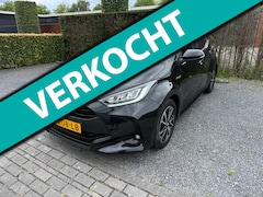 Toyota Yaris - 1.5 Hybrid Style - NAP - LED - Carplay - Stoelverwarming - Dealer onderhouden