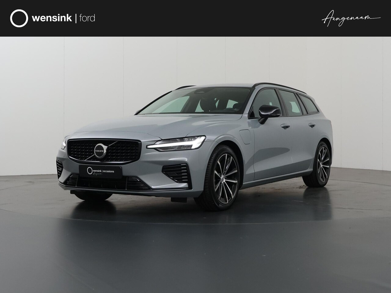 Volvo V60 - 2.0 T8 Plug-in hybrid AWD Plus Dark | Ele.verstelbare stoelen + Geheugen | Navigatie | Cam - AutoWereld.nl