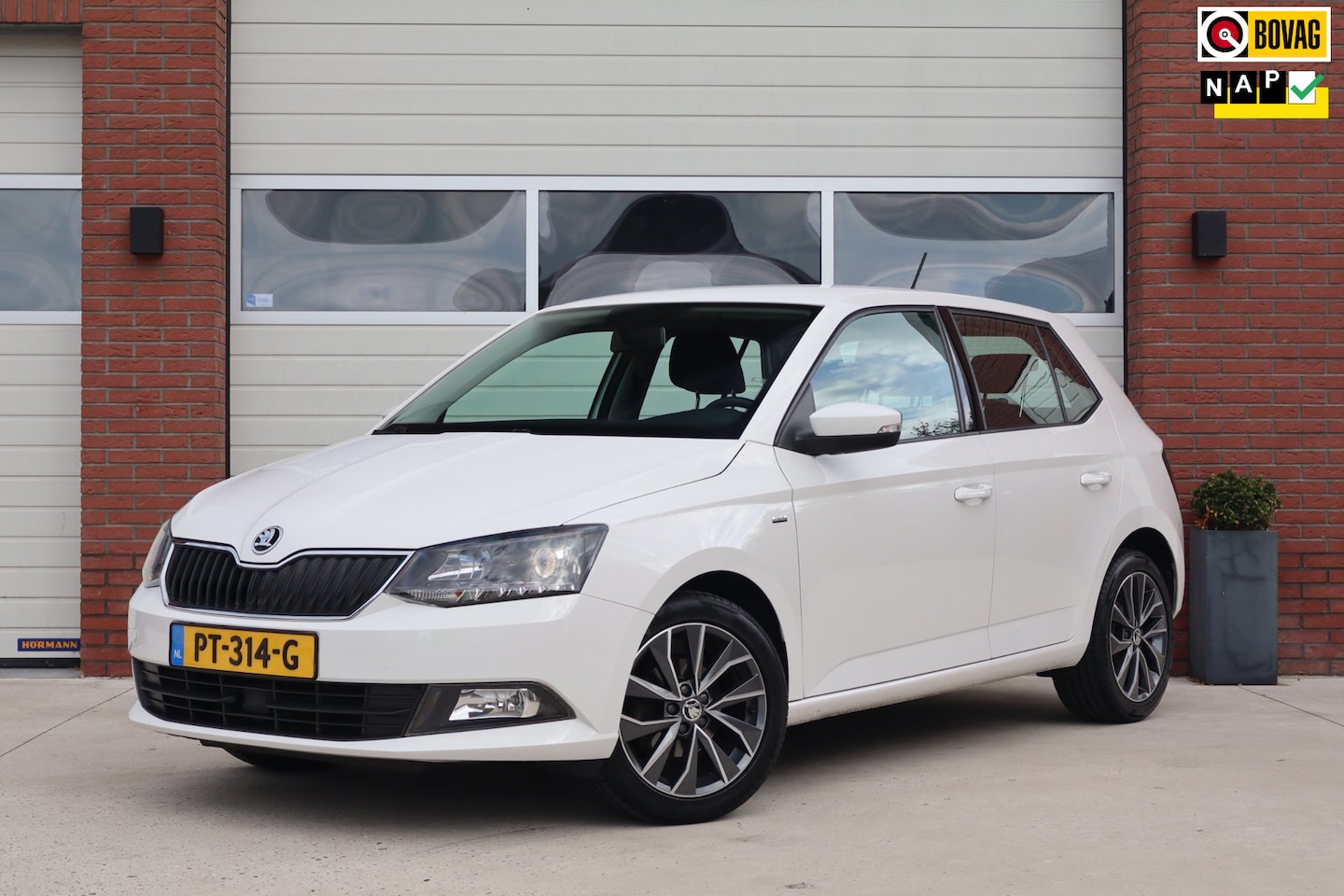 Skoda Fabia - 1.0 TSI Drive - Lichtmetalen velgen - LED - Trekhaak - Navigatie - Cruise control - 1e Eig - AutoWereld.nl