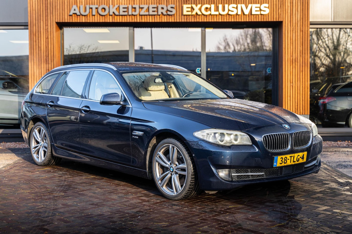 BMW 5-serie Touring - 528xi High Executive Panoramadak Leer - AutoWereld.nl