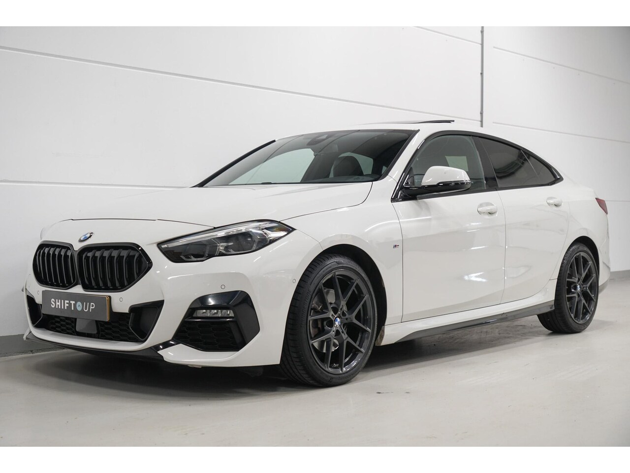 BMW 2-serie Gran Coupé - 218i M-Sport | Panoramadak | Harman Kardon - AutoWereld.nl