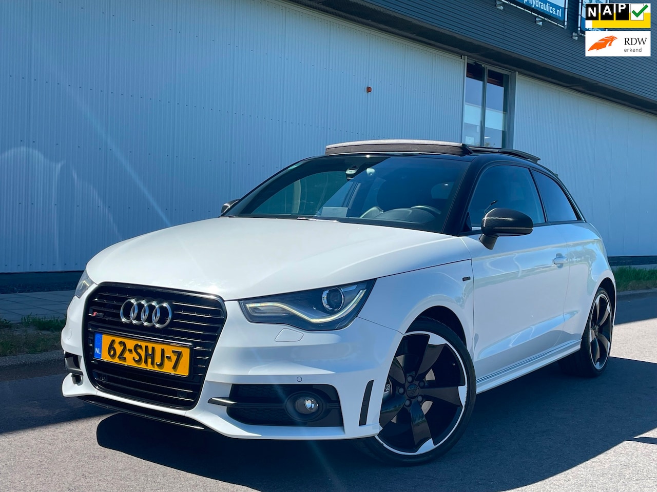 Audi A1 - 1.4 TFSI S-Line 185 PK Automaat Panorama Leder - AutoWereld.nl