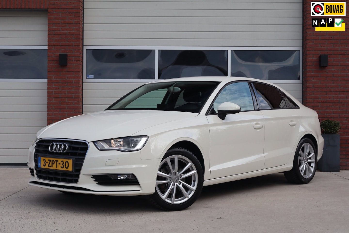 Audi A3 Limousine - 1.4 TFSI 150pk Attraction Pro Line - Trekhaak - Navigatie - Cruise control - Airco - Camer - AutoWereld.nl