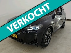 BMW iX3 - 80 kWh 286pk Executive | SOH 100% | Panoramadak |ShadowLine | Facelift | Sensatec Cognac |