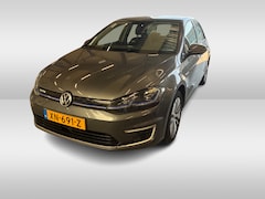 Volkswagen e-Golf - e-Golf / Warmtepomp / CarPlay / Parkeerhulp V+A / 16'' / ACC
