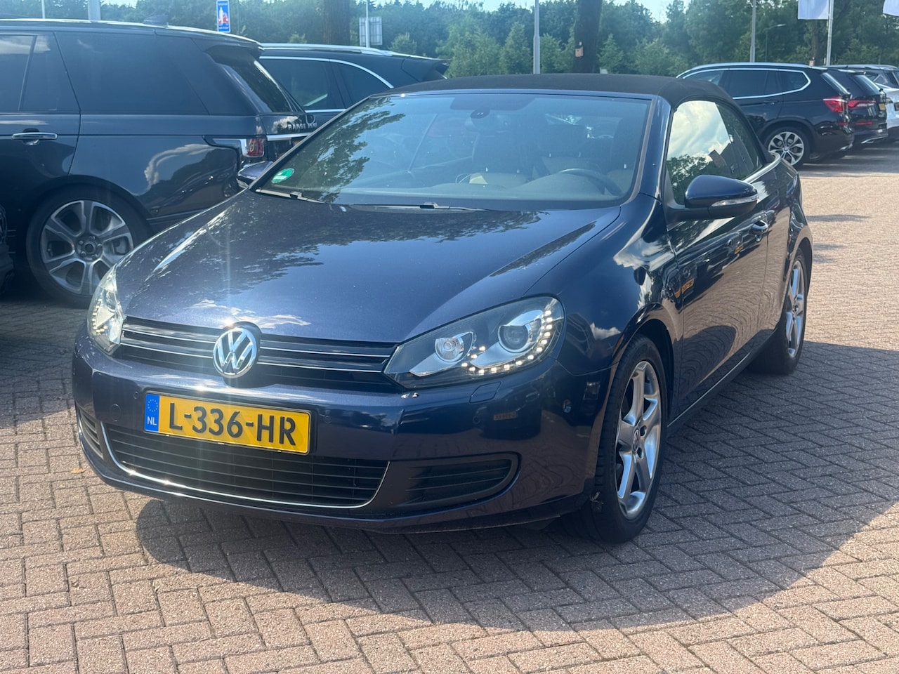 Volkswagen Golf Cabriolet - 1.2 TSI BlueMotion / Leder / Navigatie / Xenon / 17'' / Stoelverwarming / Bluetooth / Arms - AutoWereld.nl