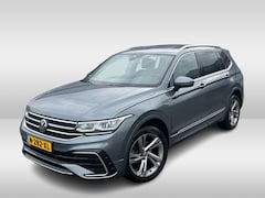 Volkswagen Tiguan Allspace - 1.5 TSI R-Line Business+ 7p. / Trekhaak / Panoramadak / Camera / CarPlay / Keyless / 19''
