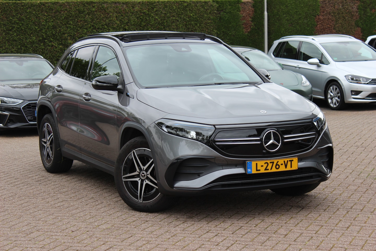Mercedes-Benz EQA - 250 Business Solution AMG 67 kWh / SoH 94,5% / Panoramadak / Camera / CarPlay / 18'' / Sto - AutoWereld.nl