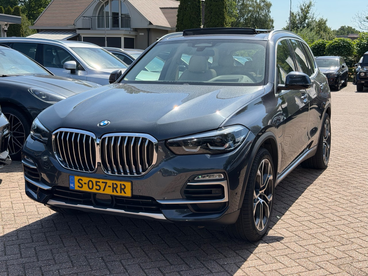 BMW X5 - xDrive45e High Executive / Panoramadak / 360Camera / Head-up / Leder / 21'' / Luchtvering - AutoWereld.nl