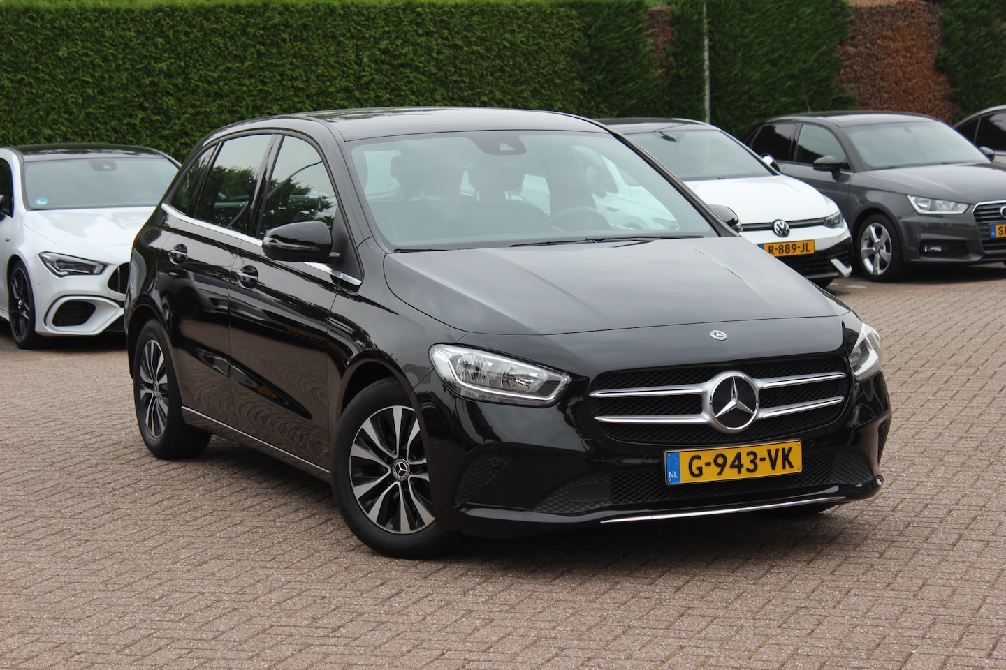Mercedes-Benz B-klasse - 180 Business Solution / Camera / CarPlay / Half leder / 16'' / Cruise Control - AutoWereld.nl