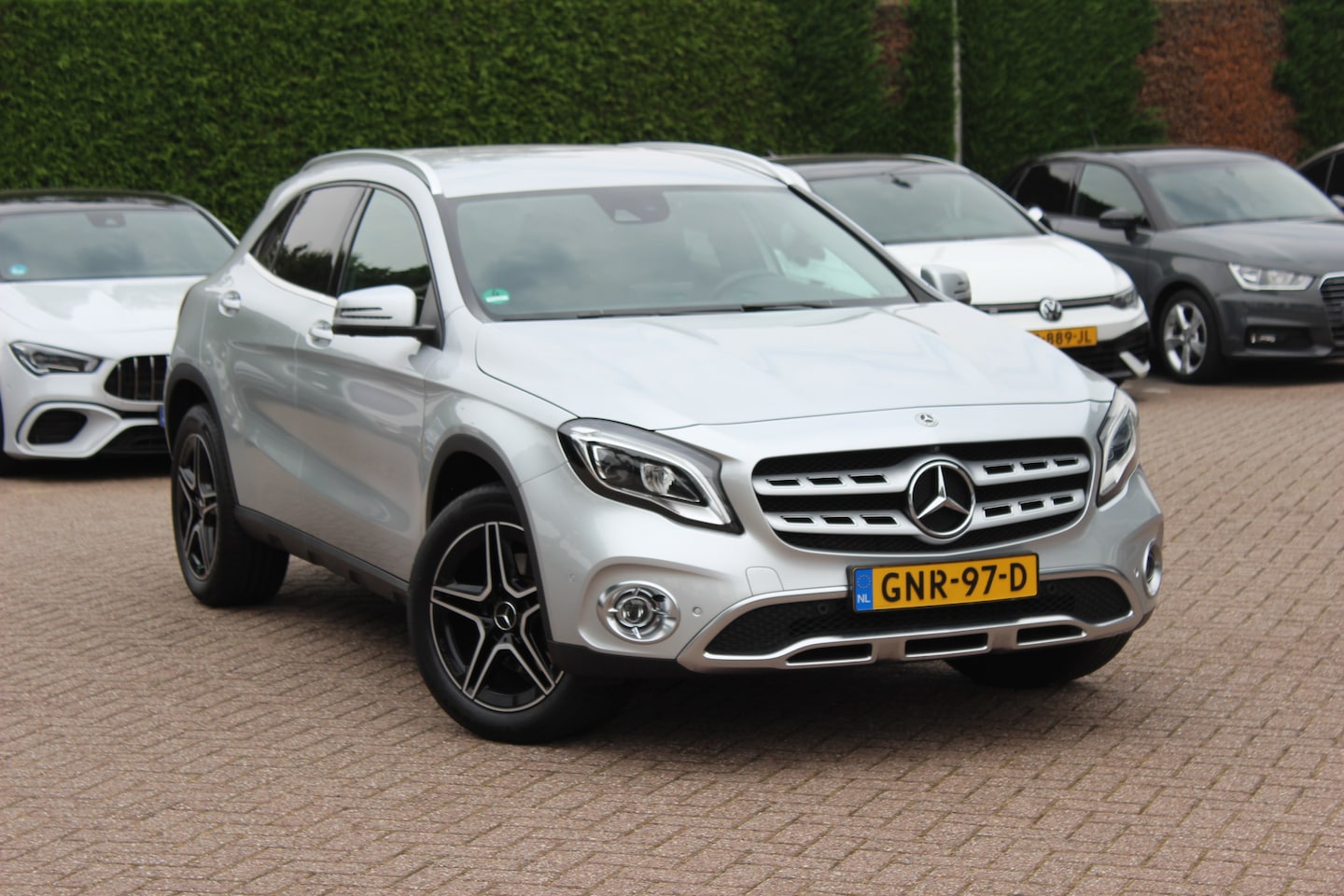 Mercedes-Benz GLA-Klasse - 250 4Matic Premium Plus / Trekhaak / 360Camera / Elektr. Stoelen / 19'' / Navigatie / Carb - AutoWereld.nl