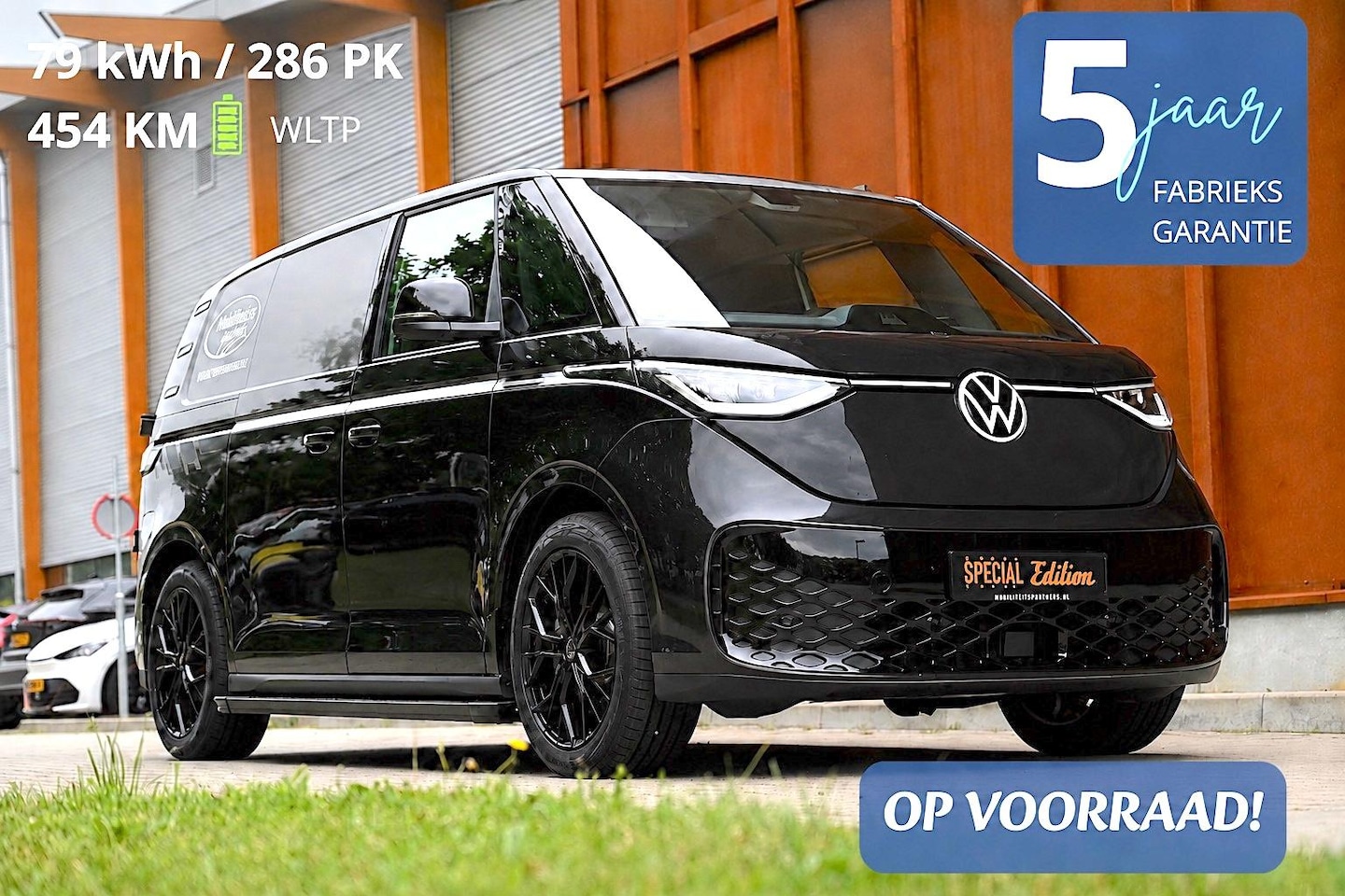 Volkswagen ID. Buzz Cargo - 79 kWh Black Edition 286pk GROOTSTE ACCUPAKKET 454 km | € 579 p.m. - AutoWereld.nl