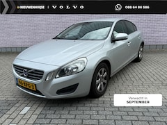 Volvo S60 - 1.6 T3 Kinetic | Trekhaak | RTI Navigatie | High Performance Audio | Parkeersensoren | Cli