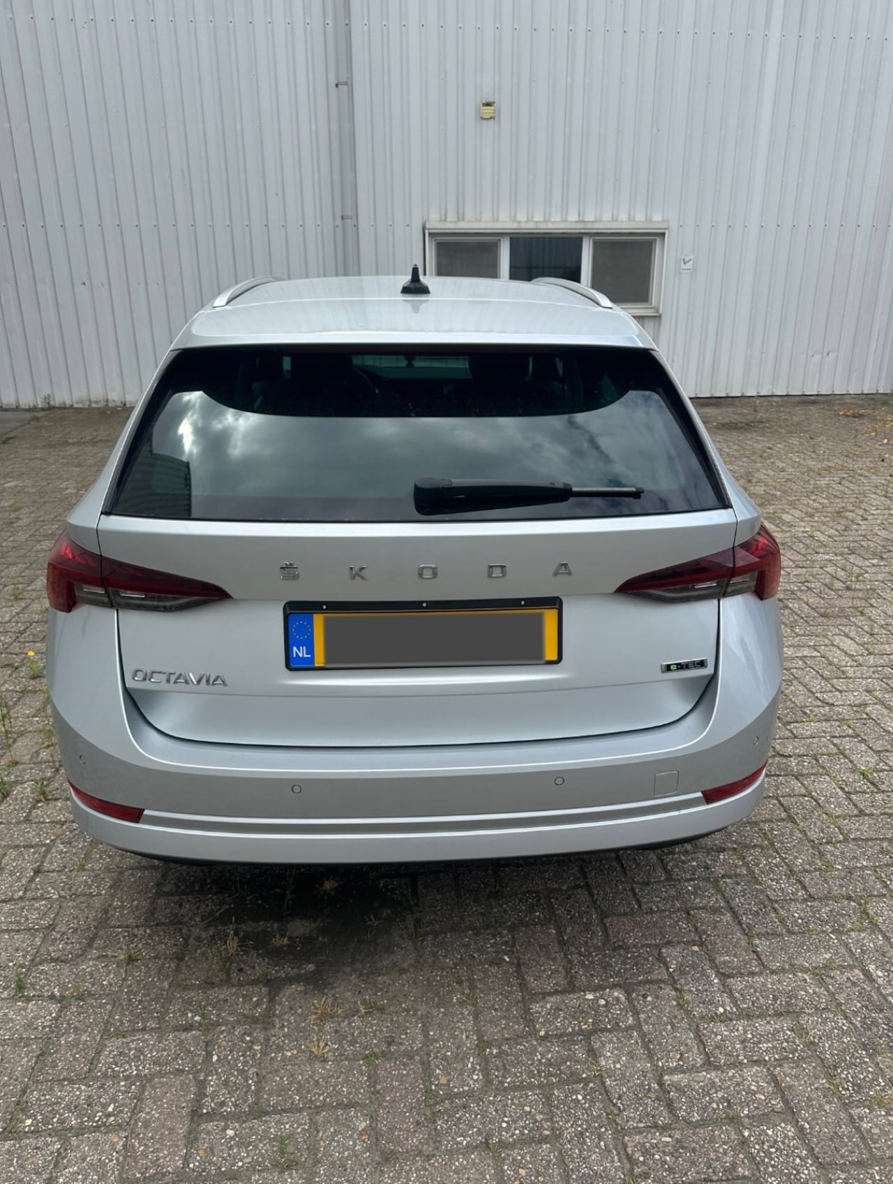 Skoda Octavia Combi - 1.0 e-TSI Ambition Schadevrij en aantoonbaar compleet dealer onderhouden - AutoWereld.nl