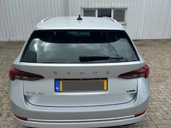 Skoda Octavia Combi - 1.0 e-TSI Ambition Schadevrij en aantoonbaar compleet dealer onderhouden