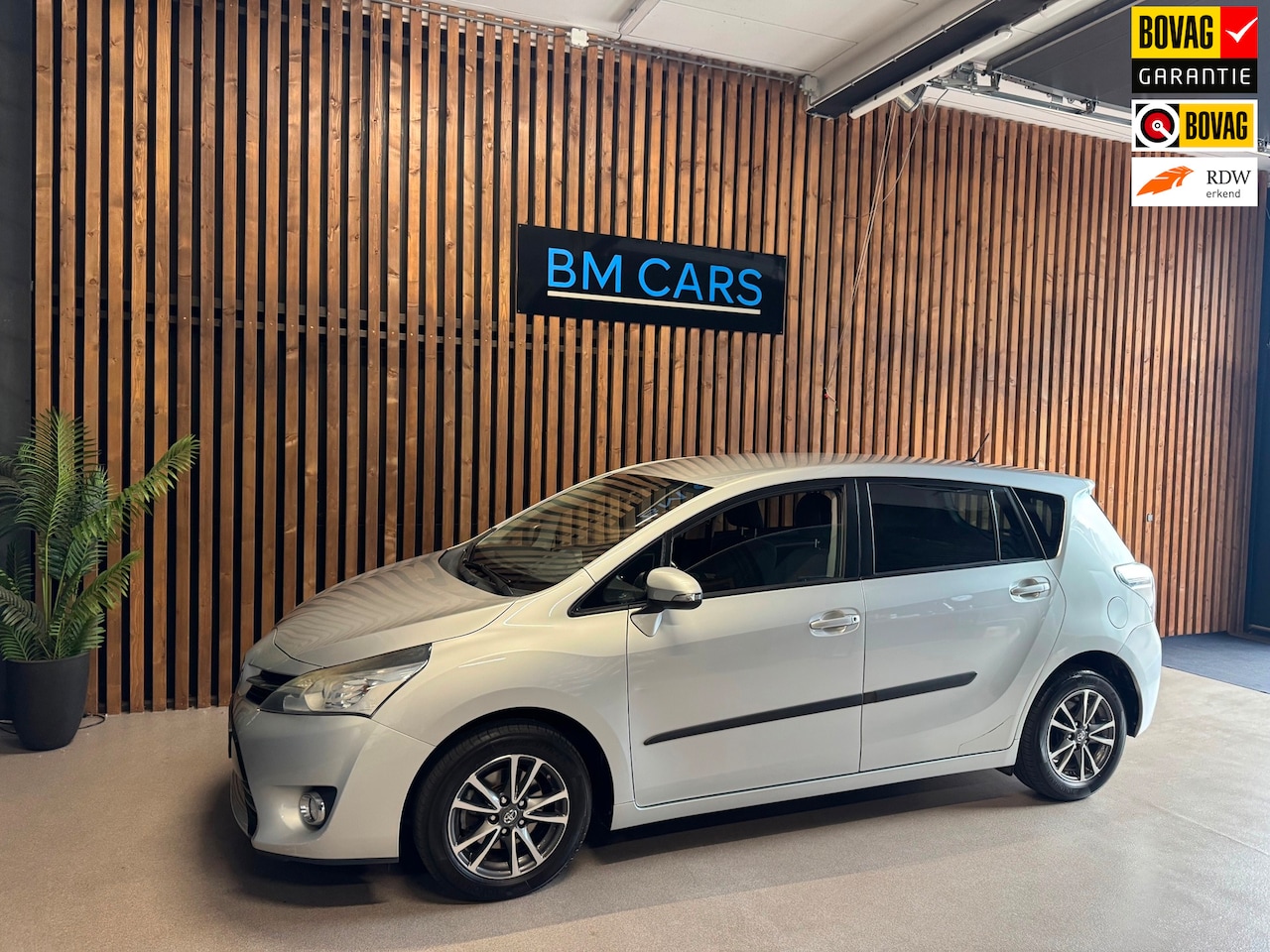 Toyota Verso - 1.8 VVT-i Business Limited AUTOMAAT,Camera,Trkhaak - AutoWereld.nl