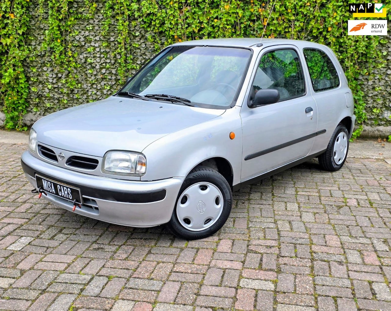 Nissan Micra - 1.0 L Automaat NW APK Lage Kilometerstand Stuurbekrachtiging - AutoWereld.nl
