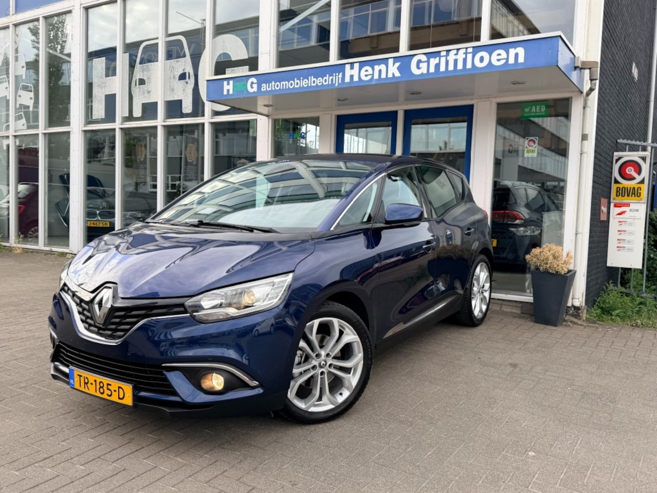 Renault Scénic - 1.2 TCe Intens I Navigatie I Trekhaak I PDC I Climate Control I Cruise control - AutoWereld.nl