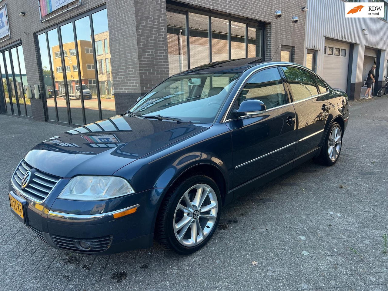 Volkswagen Passat - 1.8 Turbo! Uniek! AUTOMAAT! Leder! Dak! - AutoWereld.nl