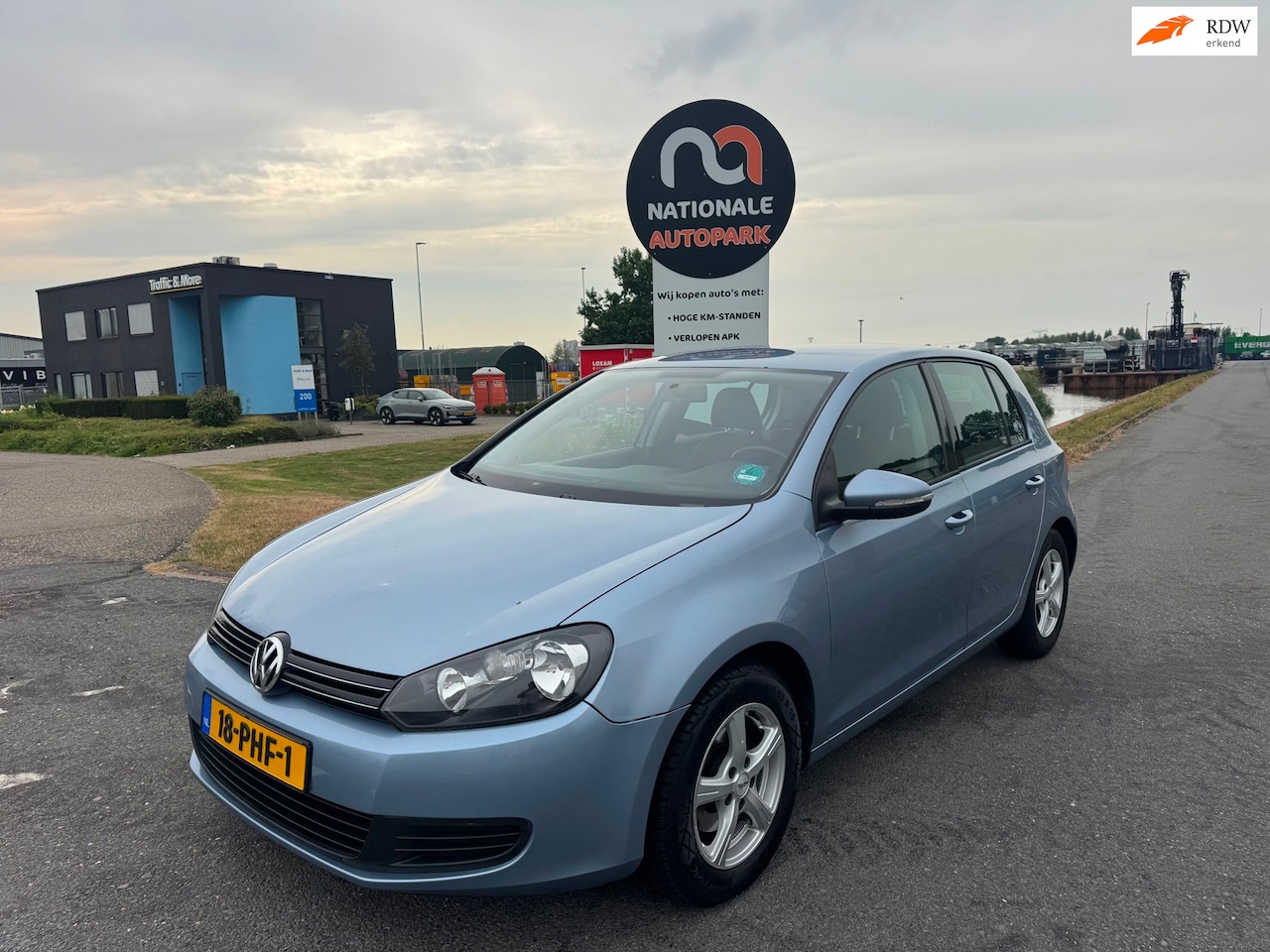 Volkswagen Golf - | 2011 | 1.6 TDI Comfortline BlueMotion | AUTOMAAT | EURO 5 APK - AutoWereld.nl