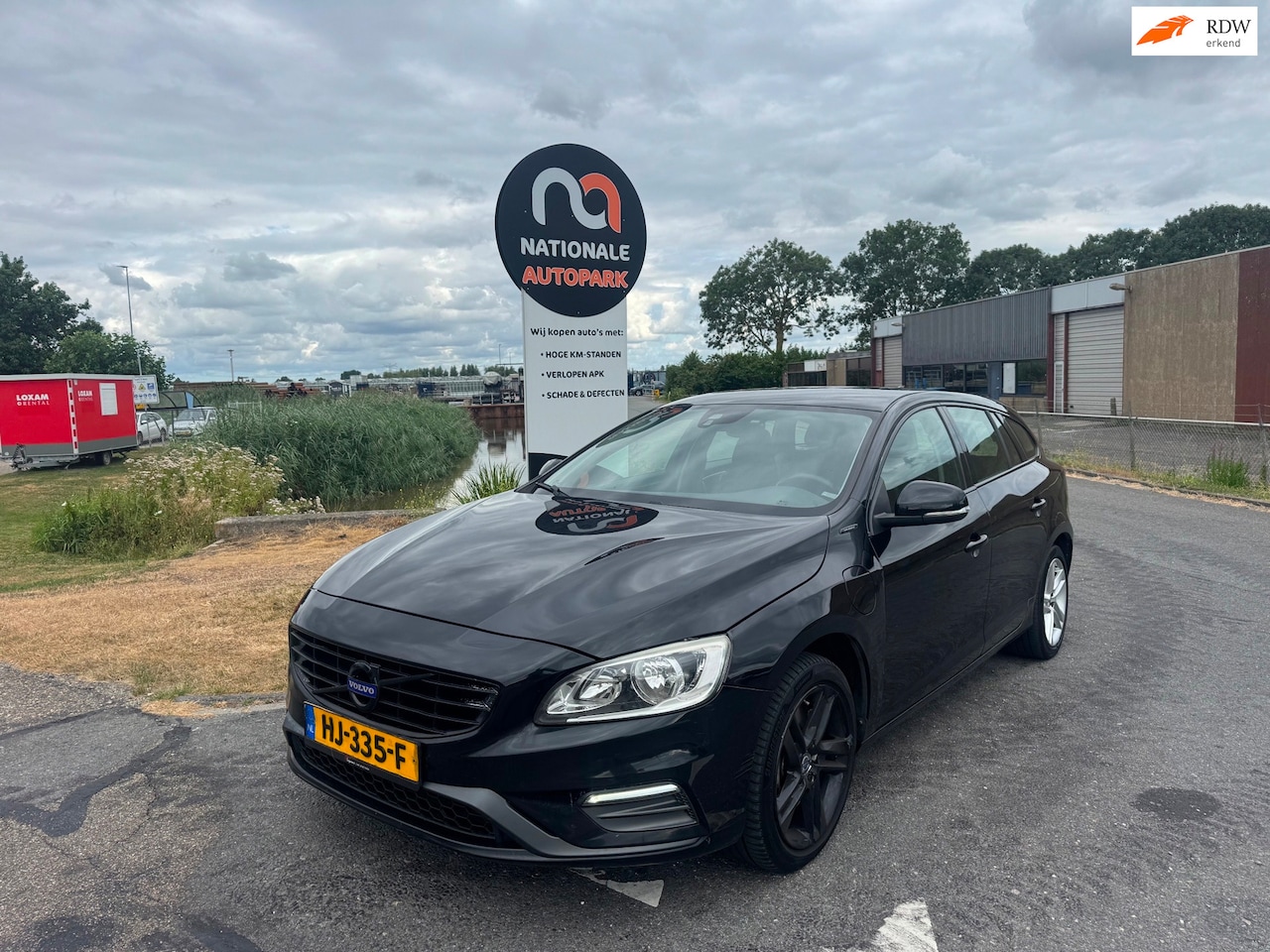 Volvo V60 - | 2015 | 2.4 D6 Twin Engine Momentum | Automaat | Export en Handel - AutoWereld.nl