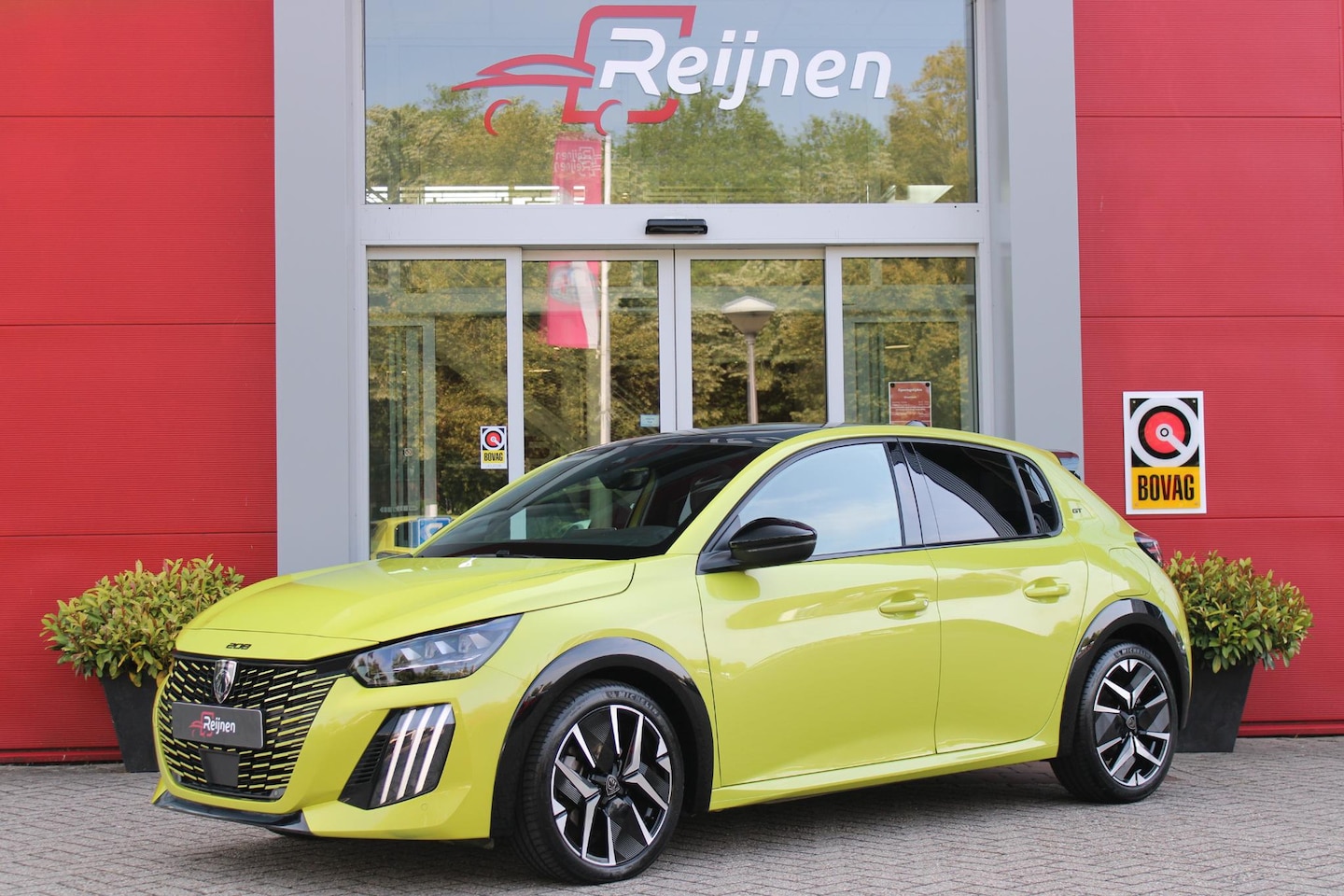 Peugeot 208 - 1.2 Hybrid 145PK AUTOMAAT GT | PANORAMA DAK | ADAPTIVE CRUISE CONTROL | KEYLESS ENTRY/STAR - AutoWereld.nl