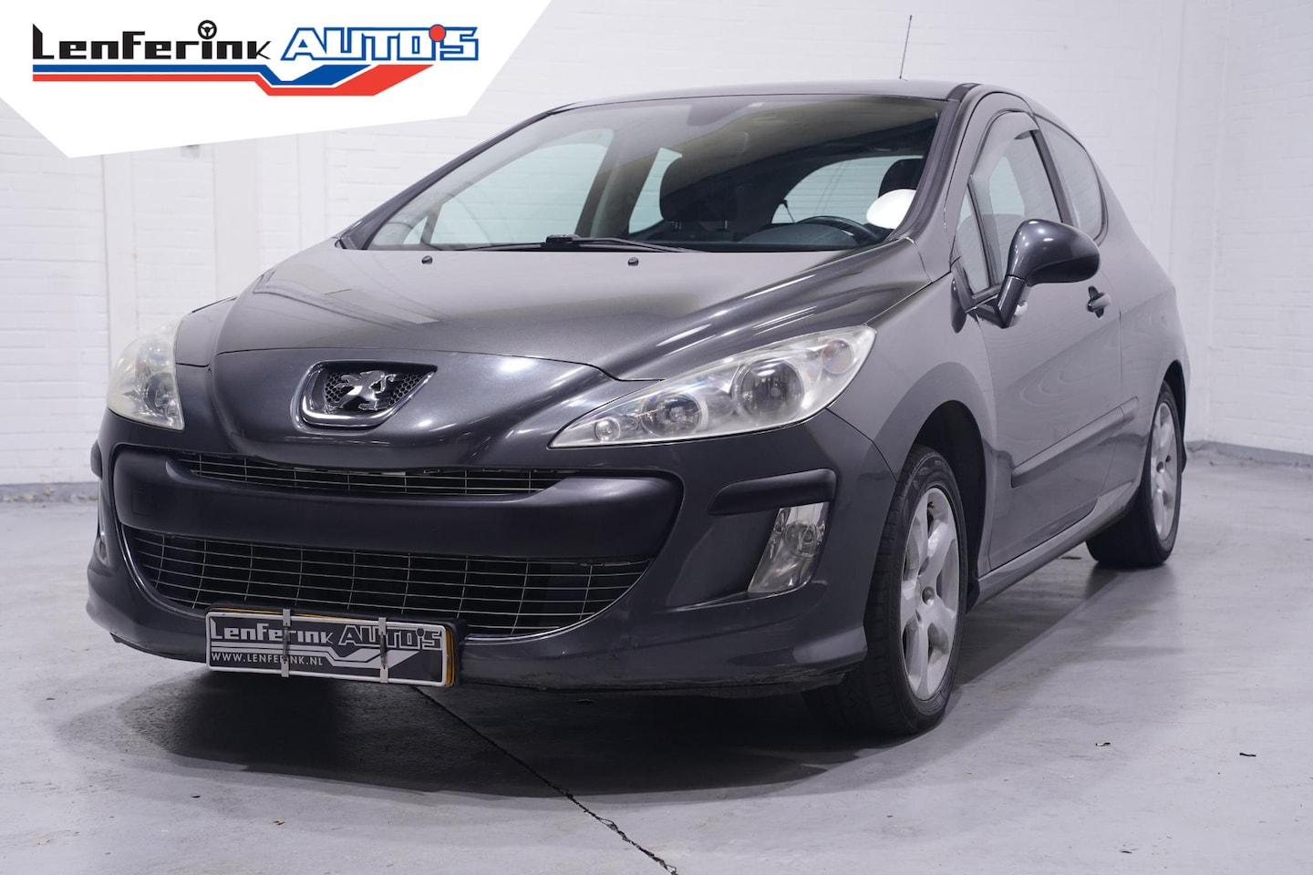 Peugeot 308 - 1.6 VTi XS airco navigatie cruise-controle trekhaak 16"-lmv panodak apple-carplay - AutoWereld.nl