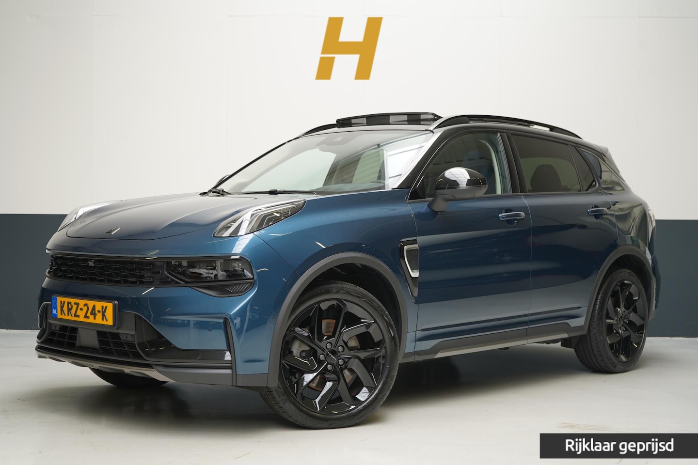 Lynk & Co 01 - 1.5 | Zwart optiek | Panoramadak | Camera | Navigatie | Memory | Lm velgen - AutoWereld.nl