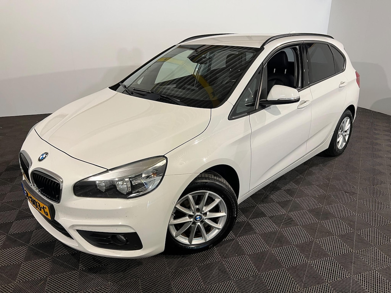BMW 2-serie Active Tourer - 218i Luxury 218i Luxury - AutoWereld.nl