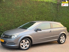 Opel Astra GTC - 1.6 AIRCO KOUD/CRUISE/LAGE KM/RIJDT GOED/NAP