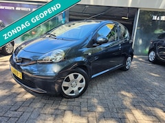 Toyota Aygo - 1.0-12V + | AUTOMAAT | 1E EIGENAAR | AIRCO| NW APK | LAGE KM STAND |