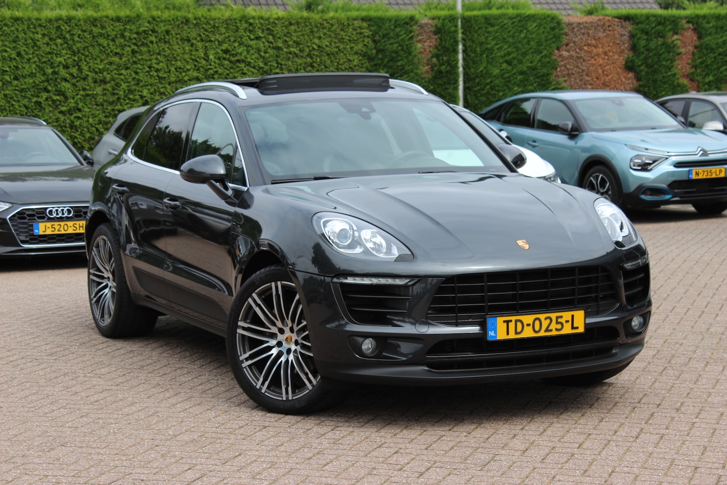 Porsche Macan - 2.0 / Panoramadak / Camera / Luchtvering / Sportchrono / Bose / 21'' / Leder / Navigatie / - AutoWereld.nl