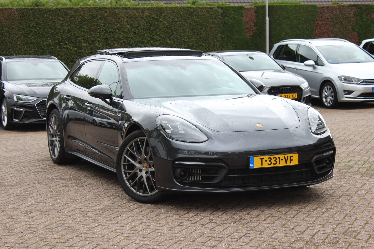 Porsche Panamera Sport Turismo - 2.9 4 E-Hybrid Platinum Edition / Panoramadak / 360Camera / Sportdesign+Chrono / Luxe Lede - AutoWereld.nl