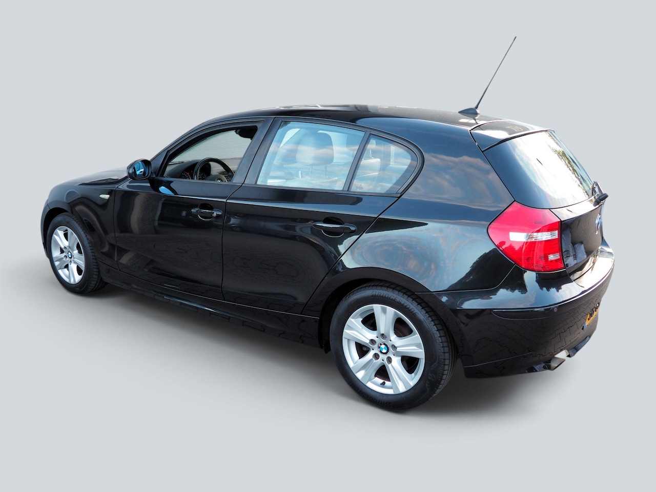 BMW 1-serie - 118i Executive SCHUIFDAK CLIMA CRUISE PARKEER S.