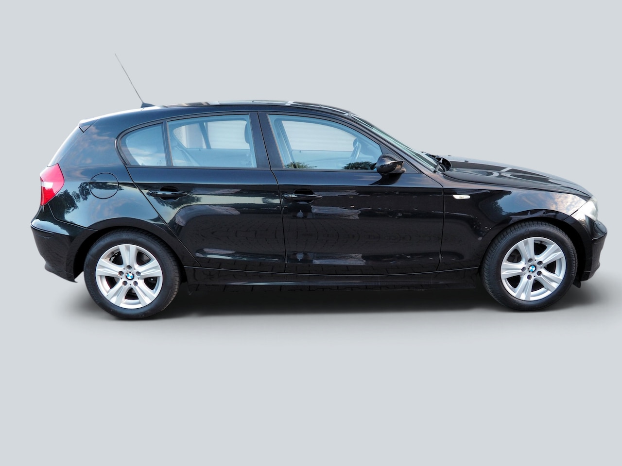 BMW 1-serie - 118i Executive SCHUIFDAK CLIMA CRUISE PARKEER S.