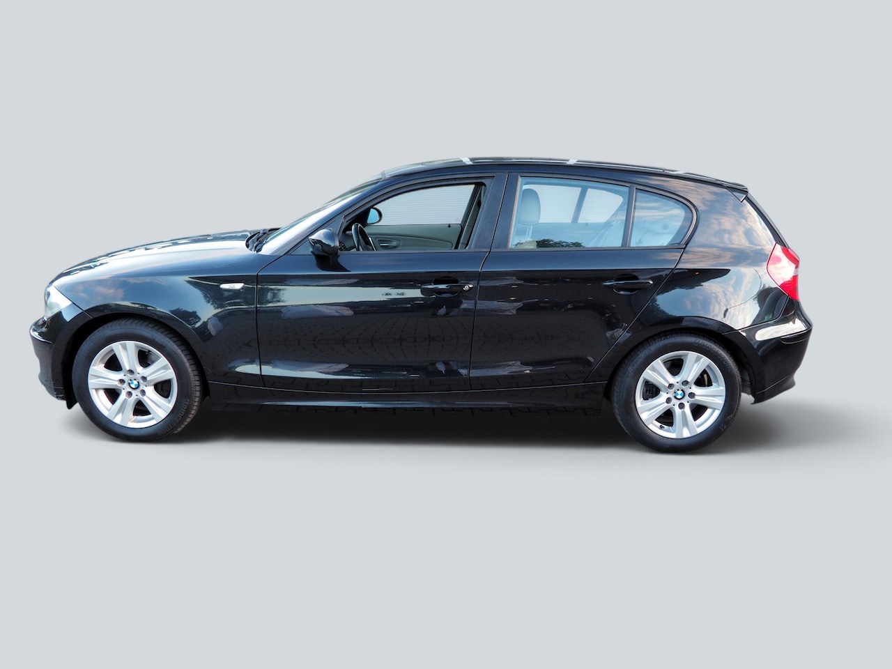 BMW 1-serie - 118i Executive SCHUIFDAK CLIMA CRUISE PARKEER S.