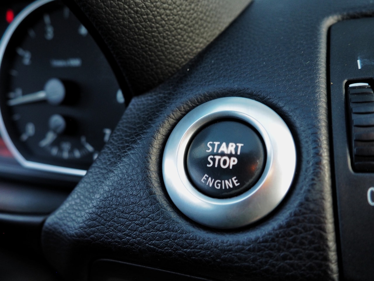 BMW 1-serie - 118i Executive SCHUIFDAK CLIMA CRUISE PARKEER S.
