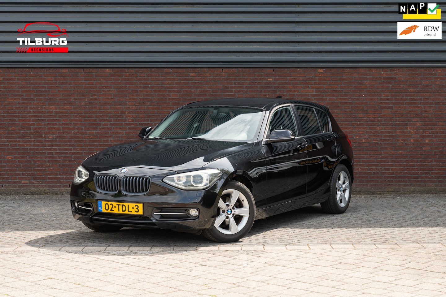 BMW 1-serie - 116i Business Sport uitvoering | Xenos | Airco | Navi | - AutoWereld.nl