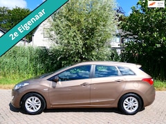 Hyundai i30 - 1.6 GDi 135pk Automaat 2e eig. Airco Cruise Trekhaak 1300kg. PDC