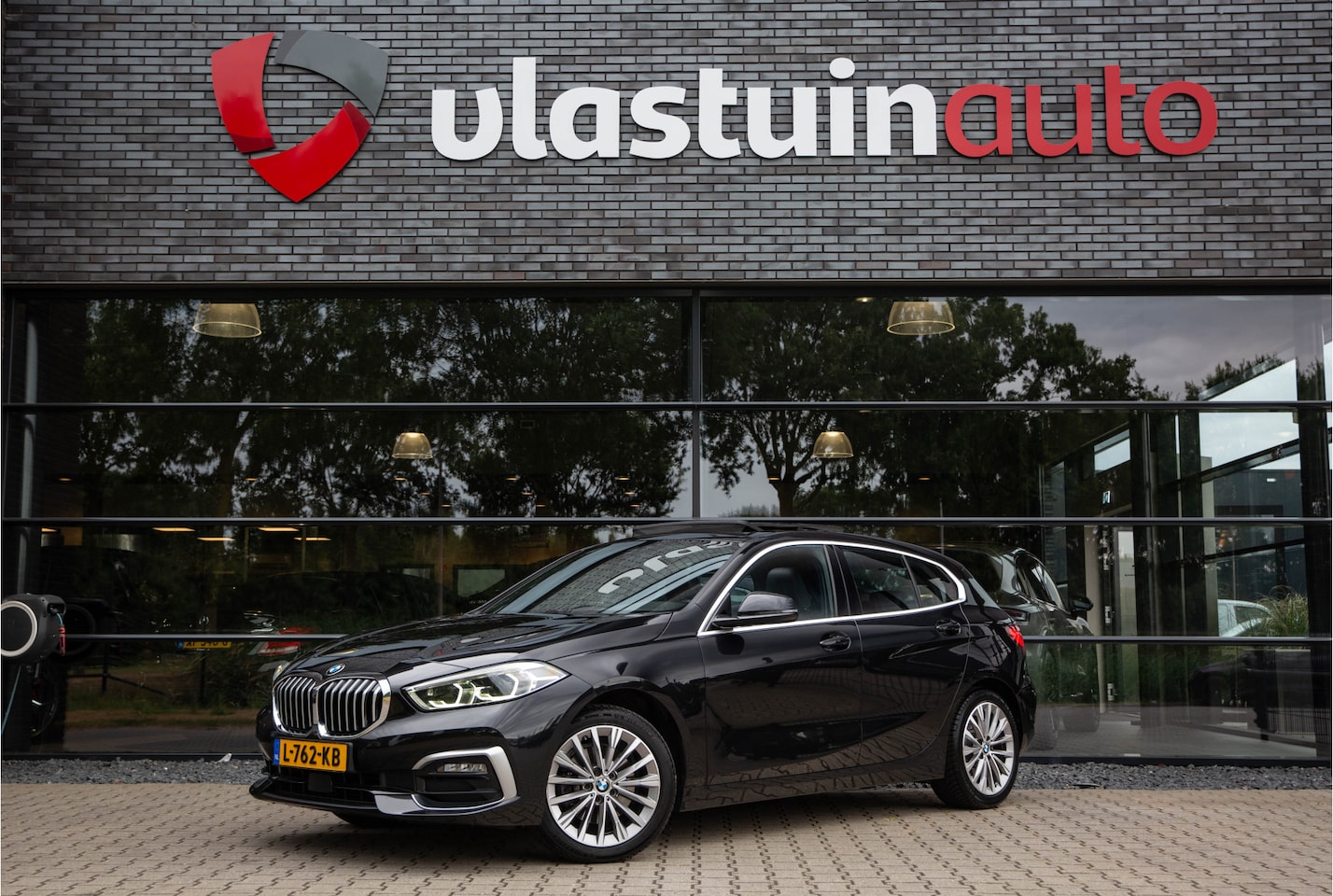 BMW 1-serie - 118i Business Edition Plus 118i Business Edition Plus , Cruise control, Stoelverwarming, Panoramadak - AutoWereld.nl